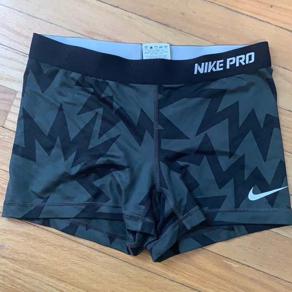 Nike pro shorts - Picture 1 of 2